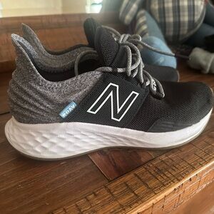 WOMENS FRESH FOAM ROAV RUNNING SHOES